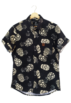 CAMISA ESTAMPADA CAMALEÃO URBANO CAVEIRAS MEXICANA BLACK ROSES na internet