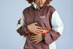 Jaqueta Corta Vento Anorak Camaleão Urbano Capuz Marrom/Offwhite - loja online