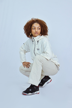 Jaqueta Corta Vento Anorak Camaleão Urbano Capuz Offwhite na internet