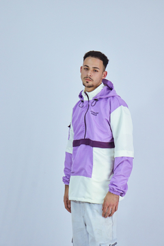 Jaqueta Corta Vento Anorak Camaleão Urbano Capuz Lilás - comprar online