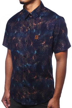 CAMISA ESTAMPADA CAMALEÃO URBANO FOLHAGEM TROPICAL DARK - comprar online