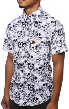 CAMISA ESTAMPADA CAMALEÃO URBANO CAVEIRAS FUNDO BRANCO - comprar online