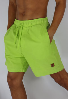 Bermuda Walkshort Camaleão Urbano Linho Verde Limão na internet