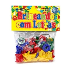 Alfabeto Móvel - 62 letras - Plástico - Brincando com Letras - comprar online