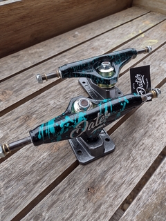 TRUCKS DATER BLACK AND BLUE 139mm