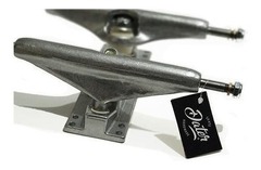 TRUCKS DATER SKATEBOARD 159MM