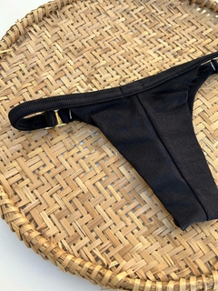 Tanga Fio com Regulagem Textura - Preto na internet