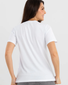 Camiseta Feminina Gola Careca - Branca na internet