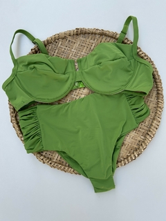 Conjunto Top Retrô Sem Bojo e Tanga Alta Borboleta Fio Duplo - Tam GG - Meu Bikini Novo