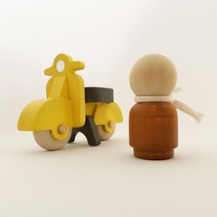 Moto Vespa Giallo - Gruñon Juguetes