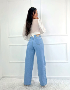 Calça jeans wide leg na internet