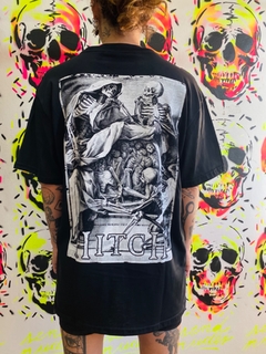 HITCH REMERA SKULLS