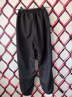 PANTALON CARGO CON REFLEX Y CADENA en internet