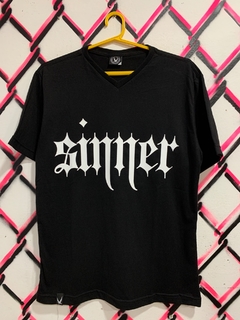 REMERA HITCH SINNER