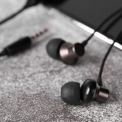 Auriculares in-ear Lenovo HF130 manos libres metálicos reforzados - comprar online