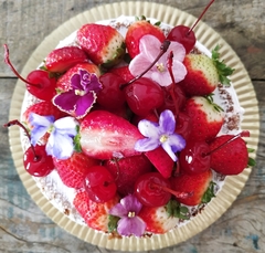 Frutas Vermelhas (Naked Cake) na internet