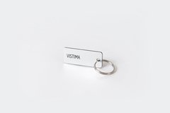VISTIMA / LLAVERO PLACA
