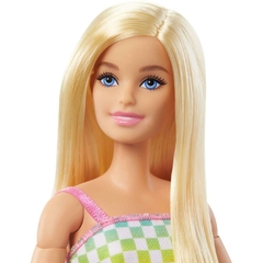 Boneca Barbie Fashion Cadeira de Rodas Roxa - Mattel - comprar online