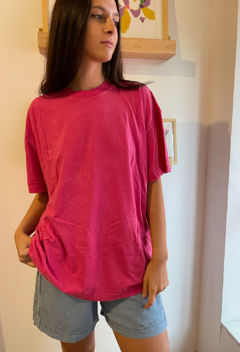 Remera Over Magenta en internet