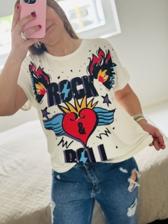 Remera estampada Rock and Roll en internet