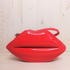 Clutch Kiss