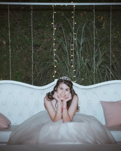 CATA QUINCEAÑERAS REALES en internet