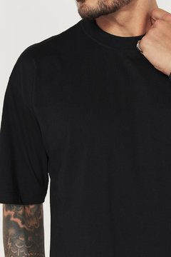 CAMISETA STREETWEAR GOLD URBAN SHOP - PRETO na internet