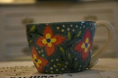 Taza de cerámica (flores) - La Casa del Ángel