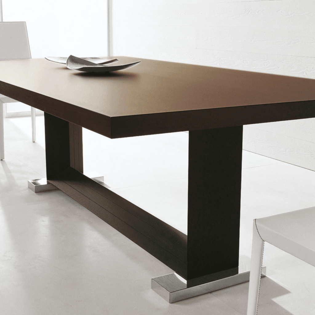 Mesa Comedor madera base madera y hierro.