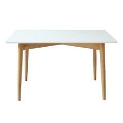 Mesa de comedor con patas de madera y tapa blanca 57