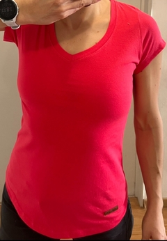 Remera Cuello V - Lisa (Varios Colores) - tienda online