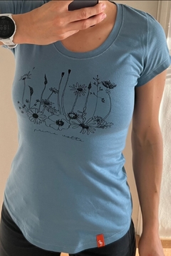 Remera Cuello U - Flores