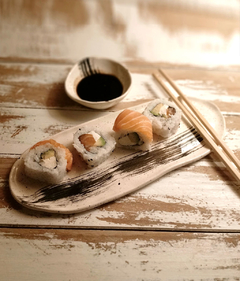 set de sushi individual. pincelada negra II