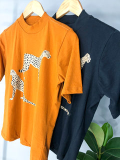 Tshirt dois leopardos