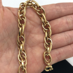 Pulseira Com Elos Entrelaçados Em Ouro 18kl/750 na internet