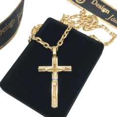 Corrente Cartier Masculina Com Pingente Crucifixo Com Pedras Em Ouro 18kl/750 na internet