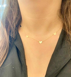 Colar chocker chapinha coraçõeszinhos Ouro 18K