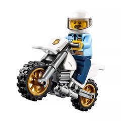LEGO City Tow Truck Troble (Caminhão Reboque) - 60137 - Produtos Nota 10 | Alô Passa Quatro | Loja de brinquedos online