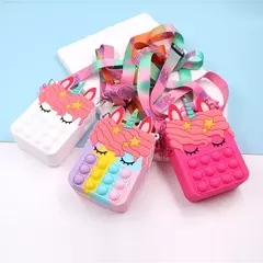 CARTERA SILICONA POP IT UNICORNIO en internet