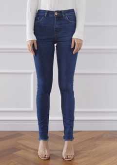 CALÇA JEANS SKINNY na internet