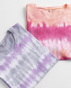 T-SHIT BÁSICA TIE DYE na internet