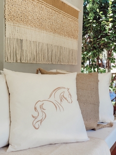 ALMOHADON CABALLO TIERRA - comprar online