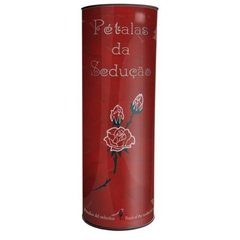 Pétalas da Sedução. 100 pétalas de rosas aveludadas e aromatizadas acondicionadas em uma necessaire especial. - comprar online