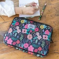 Funda Notebook Flores Negras 15.4''