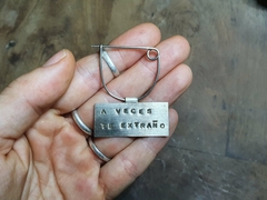 Broche "ESCRIBIR ME SALVA" - Li Joyería