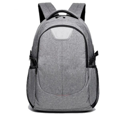 mochila porta notebook color gris con logo 