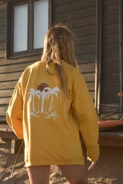 Buzo Oversize Yellow Sunshine - FINS | Indumentaria para mujeres aventureras