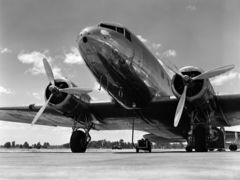 1940s Passenger Airplane - 3AP4318