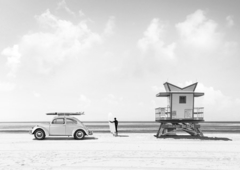 Waiting for the Waves, Miami Beach (BW) - 3AP5624