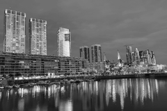 Puerto Madero por la noche (BW)